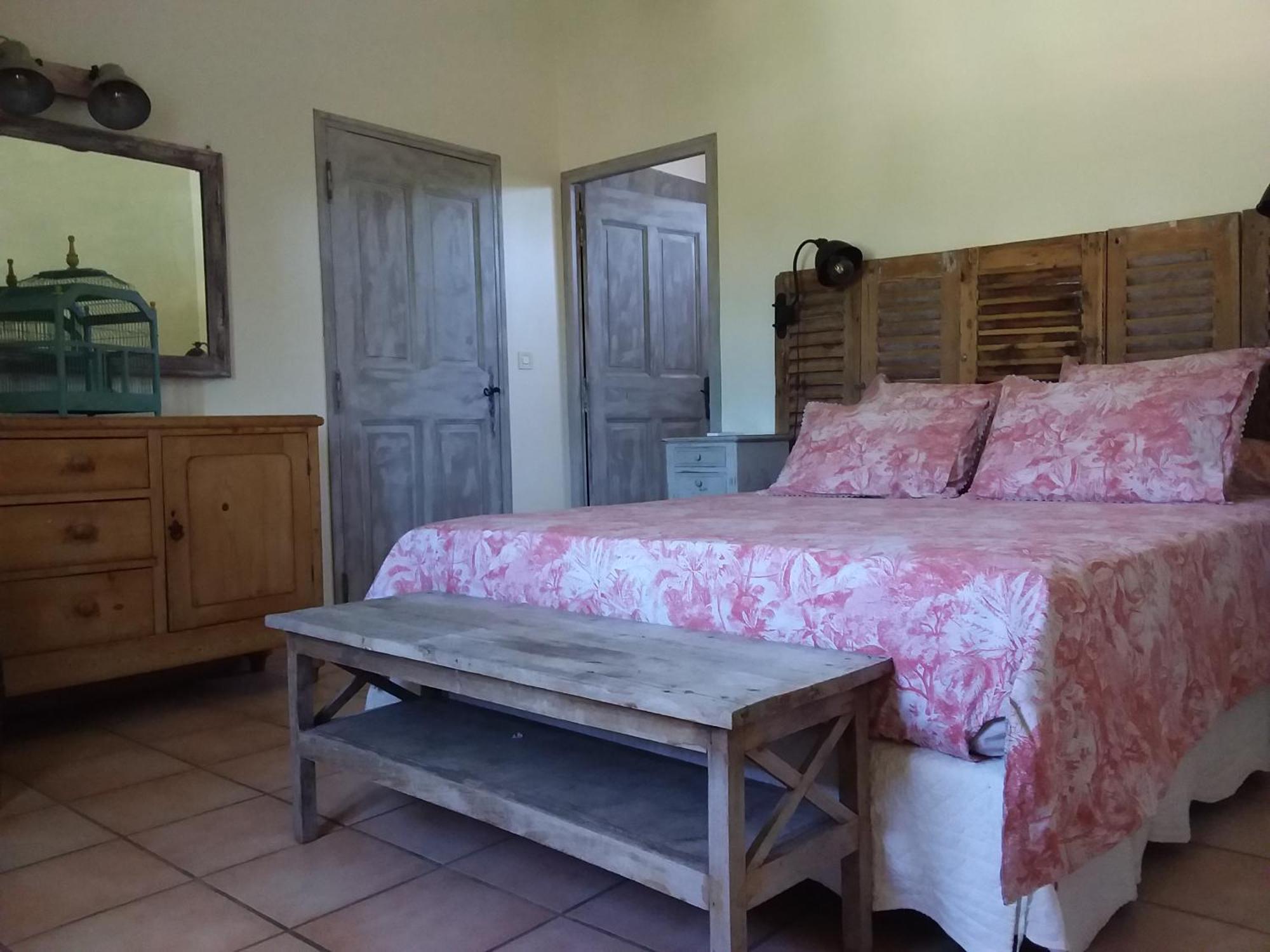 Chambre Pour 2 Personnes Avec Salle De Bain Privee Tourves Εξωτερικό φωτογραφία